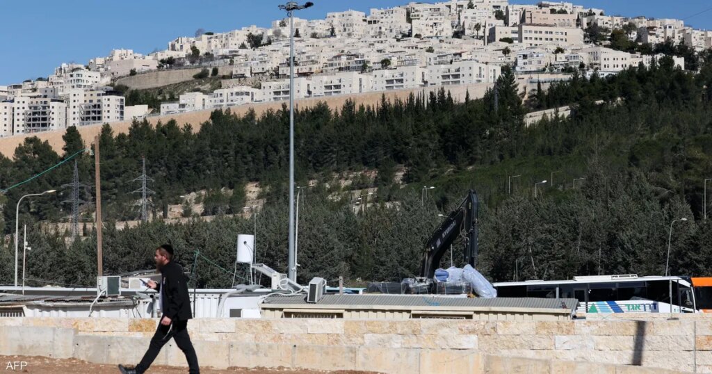 مصدر: إسرائيل تخلي 28 بؤرة استيطانية في الضفة بضغط أميركي