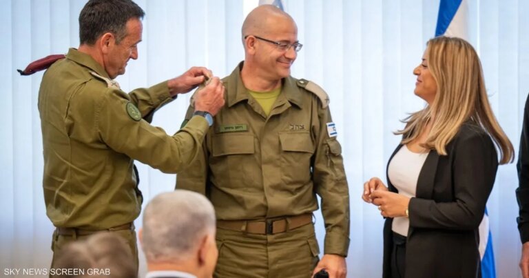 قرار يشعل الغضب.. نتنياهو يعين سكرتيره لرئاسة الموساد