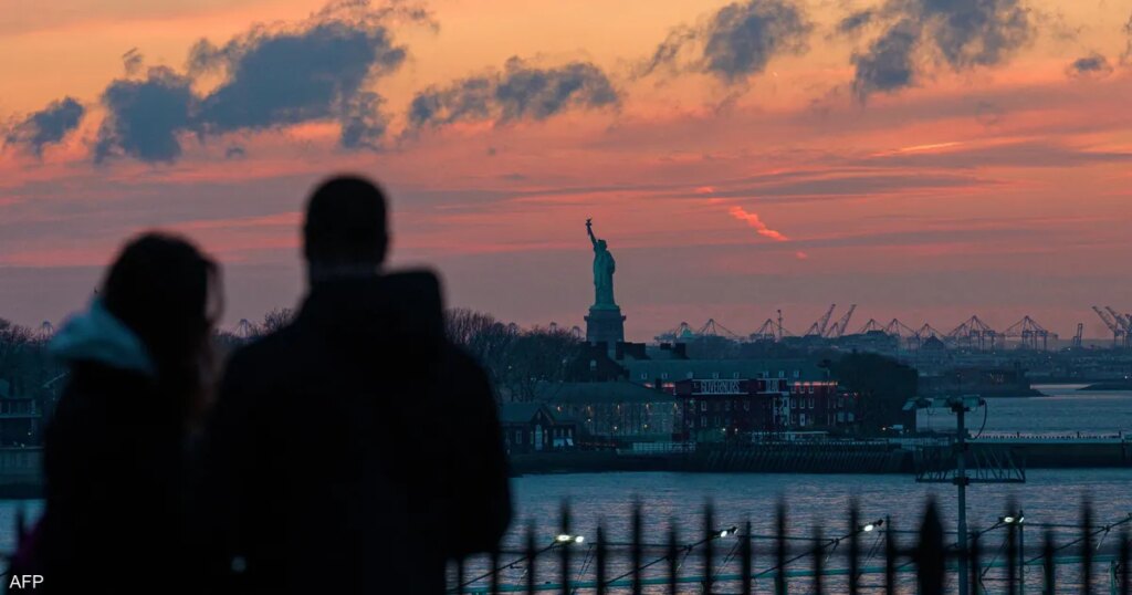 إدارة ترامب تعدّل مدة تصاريح العمل للاجئين وطالبي اللجوء