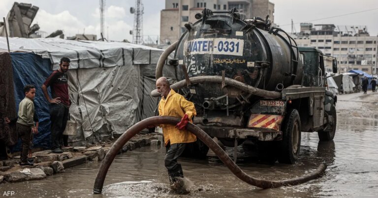 300 ألف أسرة متضررة.. منخفض جوي يفاقم الكارثة الإنسانية بغزة