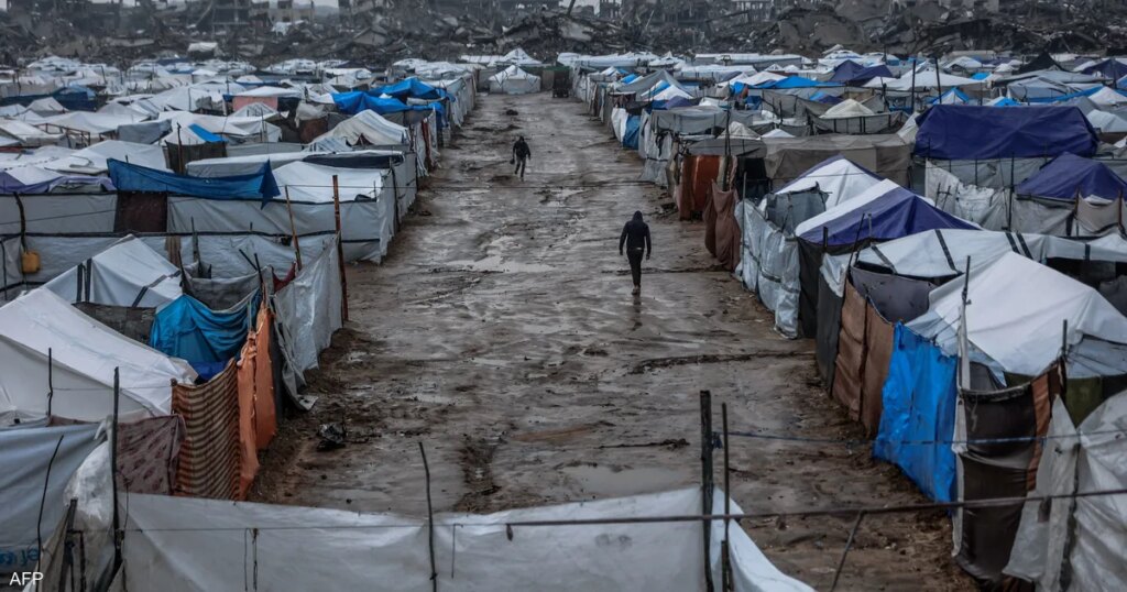 منخفض جوي في غزة.. مقتل 13 جراء البرد الشديد وانهيار المباني