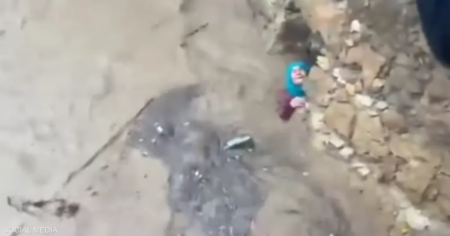 فيديو.. لحظة إنقاذ بطولي لسيدة جرفتها "سيول آسفي" بالمغرب