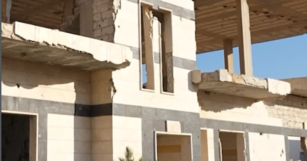 شهادة عائلية ببطل سيدني.. وصورة لمنزله المدمر في إدلب