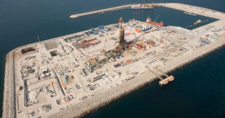 أدنوك توقع صفقة تمويل هيكلي مهمة بقيمة 11 مليار دولار