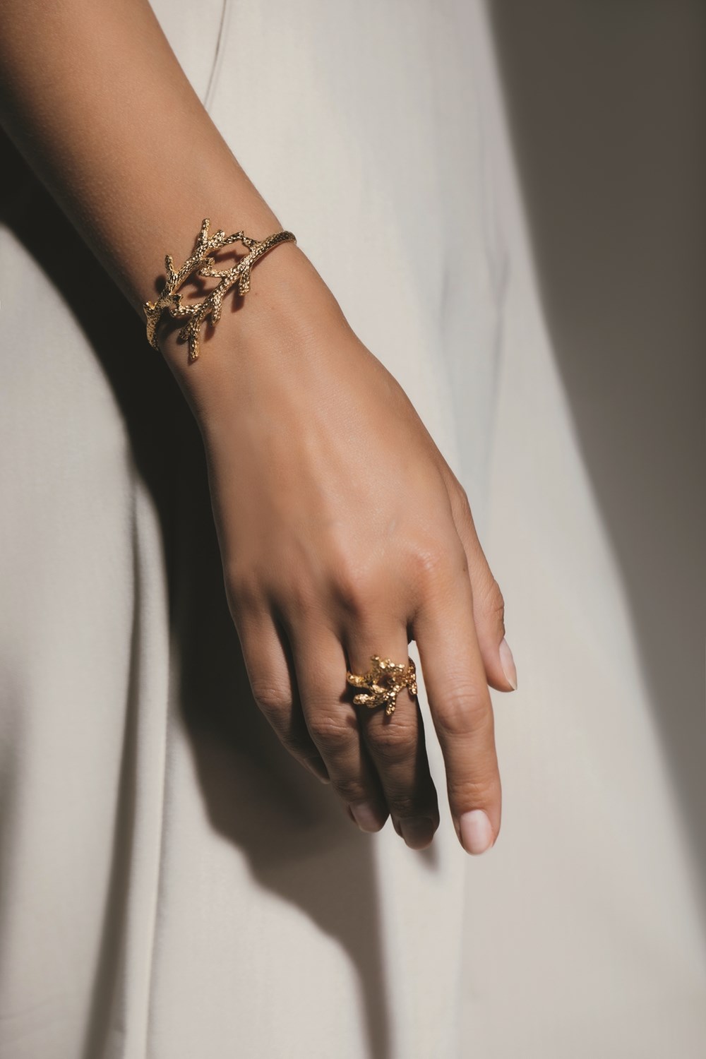 حصه العبدالله: أصمّم بعين الفنانة والمرأة معاً