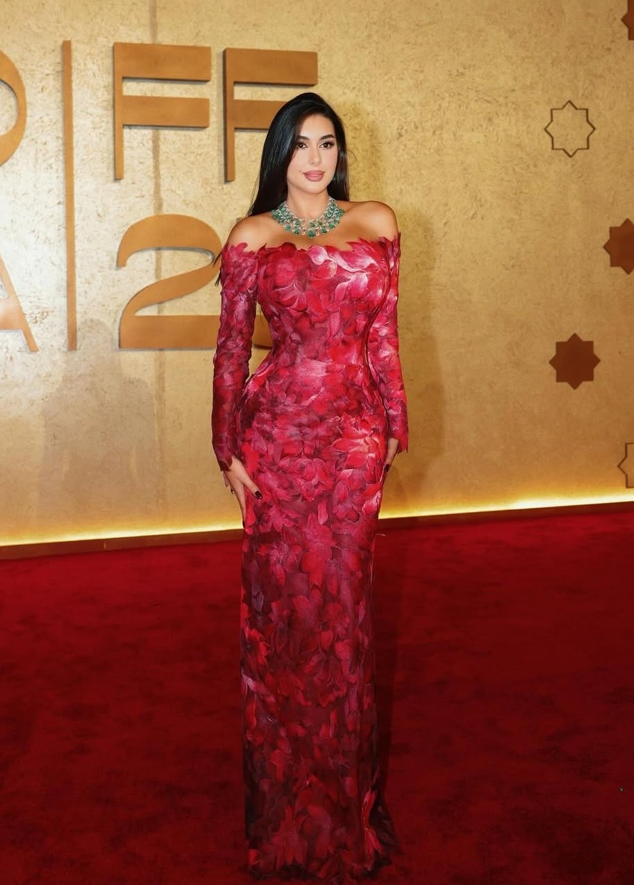 أجمل إطلالات النجمات العربيات على السجادة الحمراء في فعاليات 2025