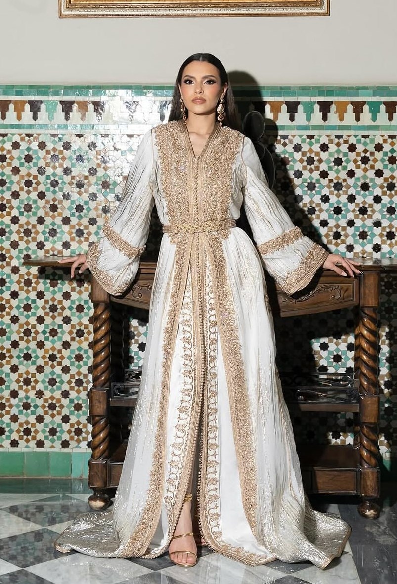 رحلة «القفطان المغربي» في عالم الأناقة.. بعد إدراجه في قائمة «اليونسكو»