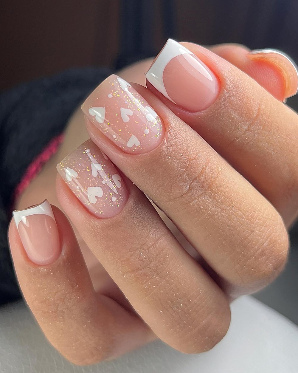 إطلالة لا تُنسى.. أفكار أظافر ساحرة لـ«عروس الشتاء»