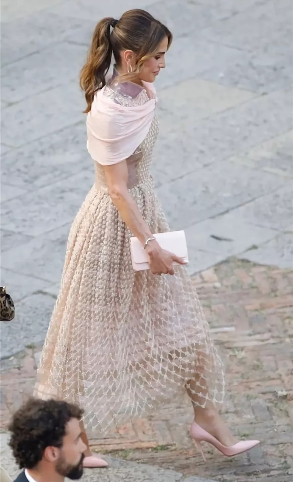 حصاد الأناقة الملكية 2025.. جولة في خزانة الملكة رانيا العبد الله