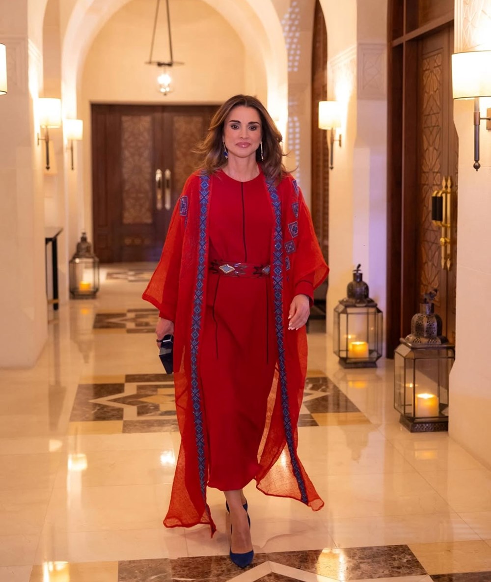 حصاد الأناقة الملكية 2025.. جولة في خزانة الملكة رانيا العبد الله