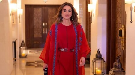 حصاد الأناقة الملكية 2025.. جولة في خزانة الملكة رانيا العبد الله