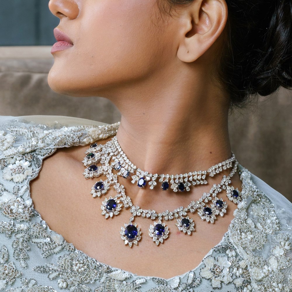 لإطلالةٍ تفيضُ بالرقي.. إليكِ أرقى الأحجار الكريمة لعام 2026