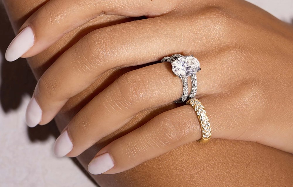 لإطلالةٍ تفيضُ بالرقي.. إليكِ أرقى الأحجار الكريمة لعام 2026