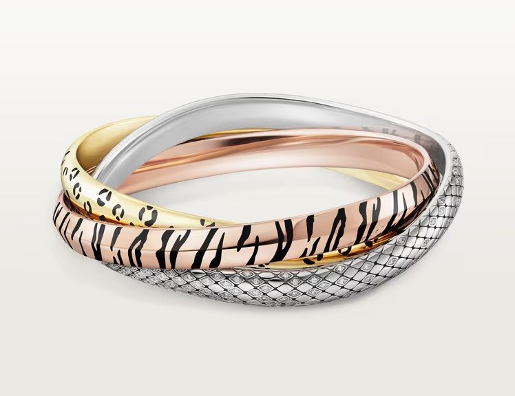 مجوهرات تزين إطلالتكِ في احتفالات نهاية 2025