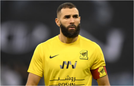 بنزيما يطوي صفحة خلافه مع ديشامب ويؤكد استعداده لتمثيل الديوك مجددًا