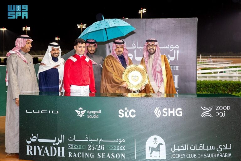 “تحزيم” و “انهمر” بطلان لكأسي نادي سباقات الخيل