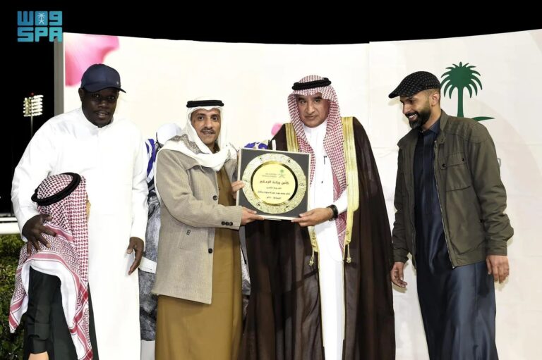 الجواد “المطيب” يتوج بكأس وزارة الإعلام في سباقات الطائف الشتوية