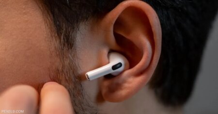 الاستخدام اليومي لسماعات الأذن.. أخطر مما تتصور