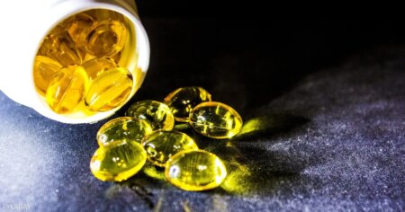 طبيب يكشف أفضل مكمل غذائي لتحسين المزاج ودعم الصحة النفسية