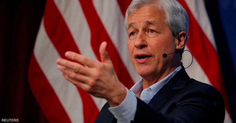 ترامب يرفض انتقادات ديمون بشأن التحقيق مع جيروم باول