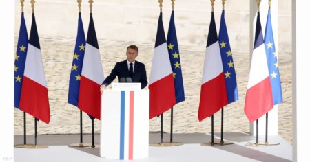 في اتصال هاتفي بالشرع.. ماكرون يدعو إلى وقف إطلاق النار