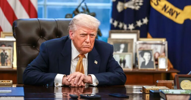 ترامب: حكومة إيران قد تسقط بسبب الاضطرابات