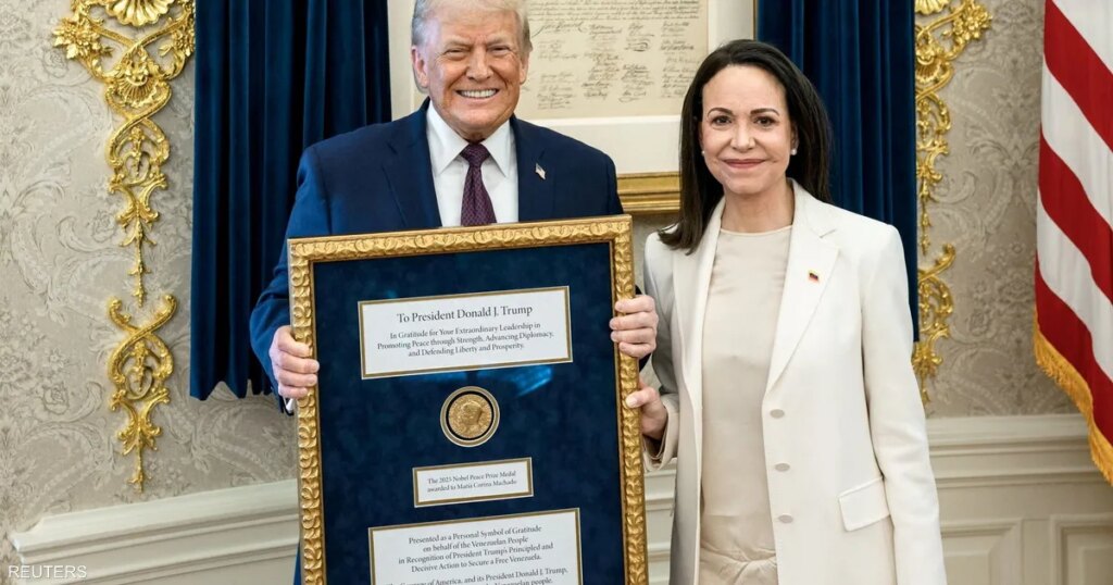 ترامب يشيد بمبادرة "ميدالية نوبل".. خطوة تثير الجدل