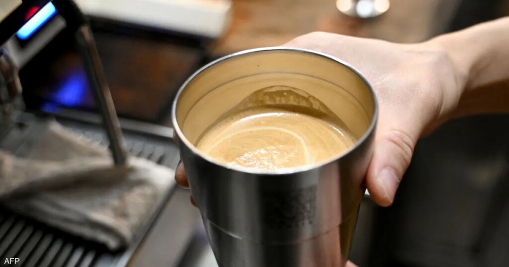 وفاة رجل بسبب استخدام نفس الكوب الحراري لـ20 عاما