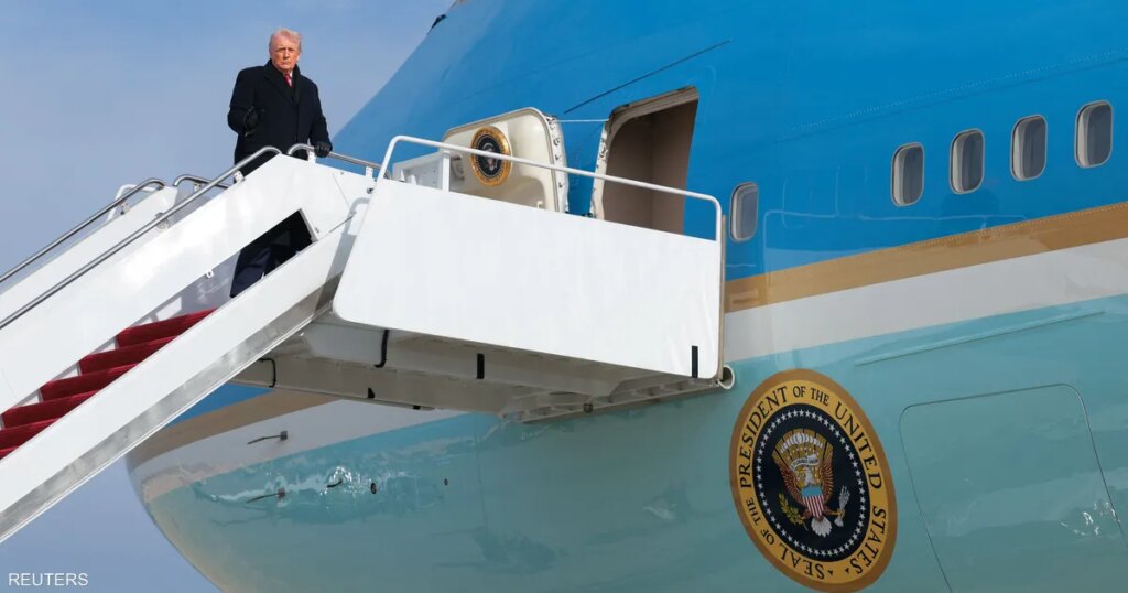 مشكلة كهربائية في طائرة ترامب تجبره على "العودة"