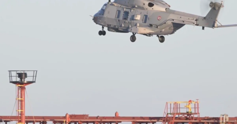 ماكرون يعلن احتجاز ناقلة نفط روسية في المتوسط