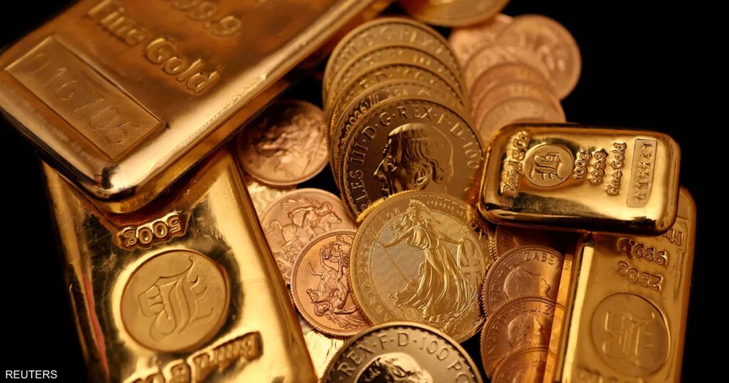 سعر الذهب يتخطى حاجز 4900 دولار لأول مرة