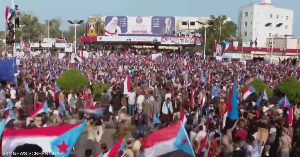 بيان مليونية عدن يجدد التفويض للمجلس الانتقالي ورئيسه