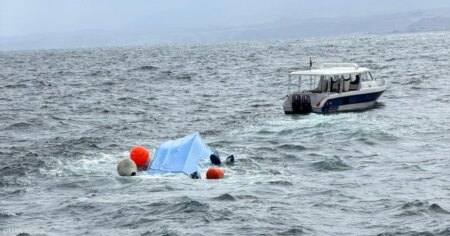 شرطة عُمان: وفاة 3 سياح وإصابة اثنين من جراء انقلاب قارب