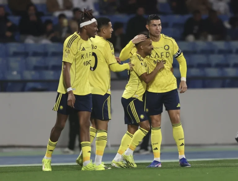 النصر يفوز على ضمك 2-1 ويواصل صراعه على صدارة دوري روشن