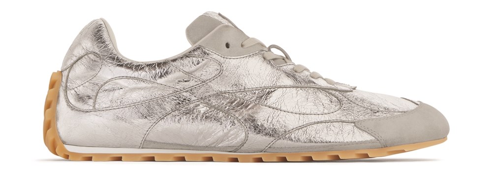 كبسولة Bottega Veneta إكسسوارات تلمع لبداية مشرقة