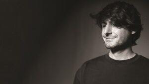 بيترو تيرزيني: لغتي الفنية تقوم على السخرية الذكية والمفارقة