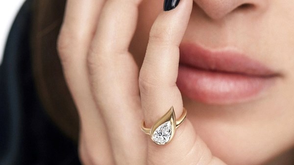 لماذا تحتاجين إلى خاتم الإصبع الصغرى هذا الموسم؟ لماذا تحتاجين إلى خاتم الإصبع الصغرى هذا الموسم؟