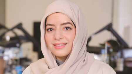 عائشة العطية: حولت التراث إلى فن ملموس