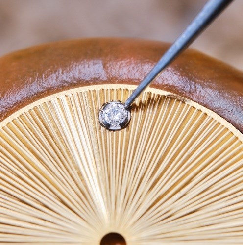 ساعة «هورتنسيا».. حان الوقت لتألقٍ جديدٍ من «شوميه»