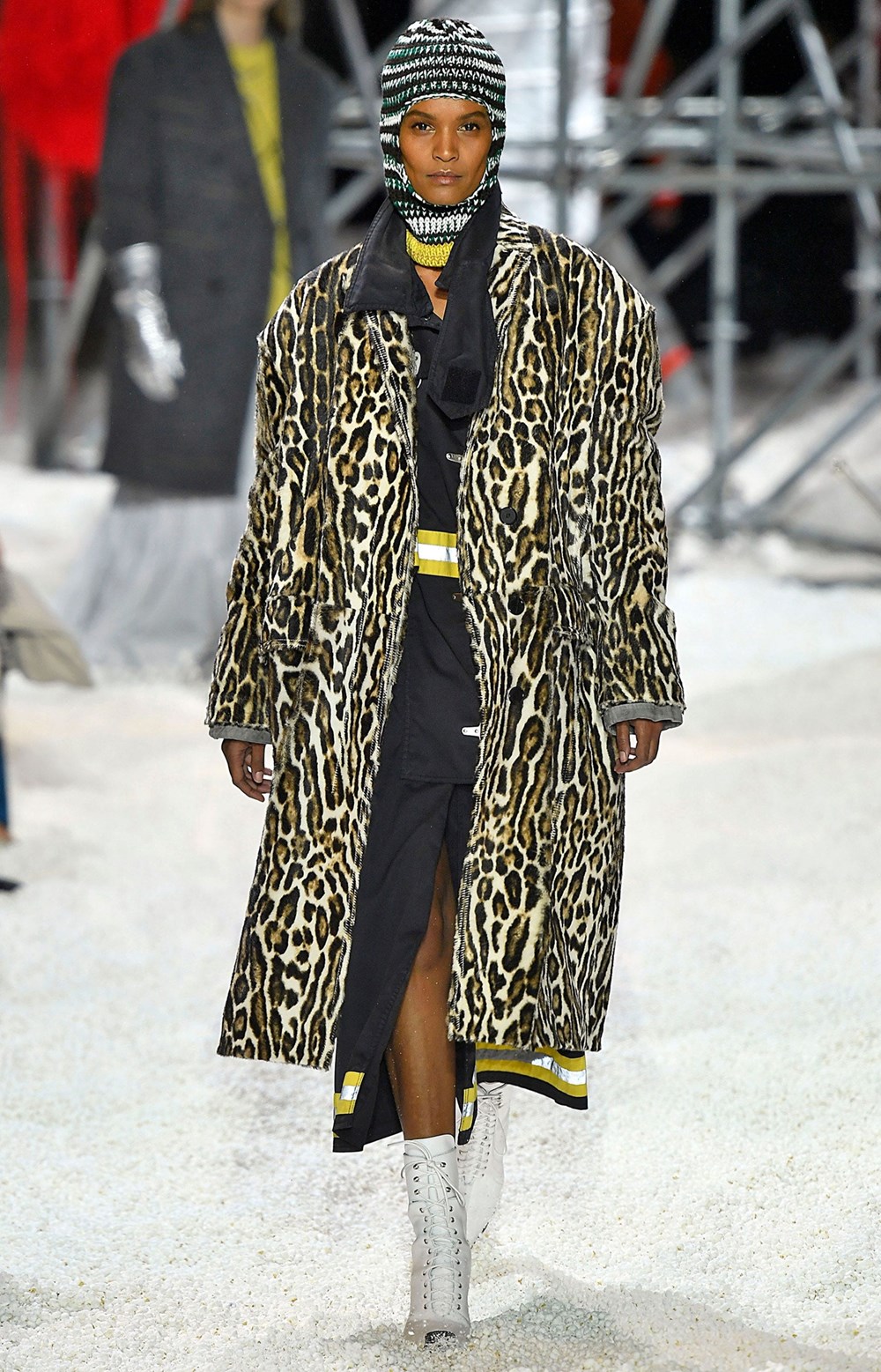 غطاء الرأس موضة شتاء 2026.. أساليب عصرية لتنسيقه