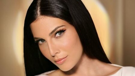 رزان جمال تتصدّر احتفالية «ديور».. بإطلاق عطر «Cuir Saddle» الجديد رزان جمال تتصدّر احتفالية «ديور».. بإطلاق عطر «Cuir Saddle» الجديد