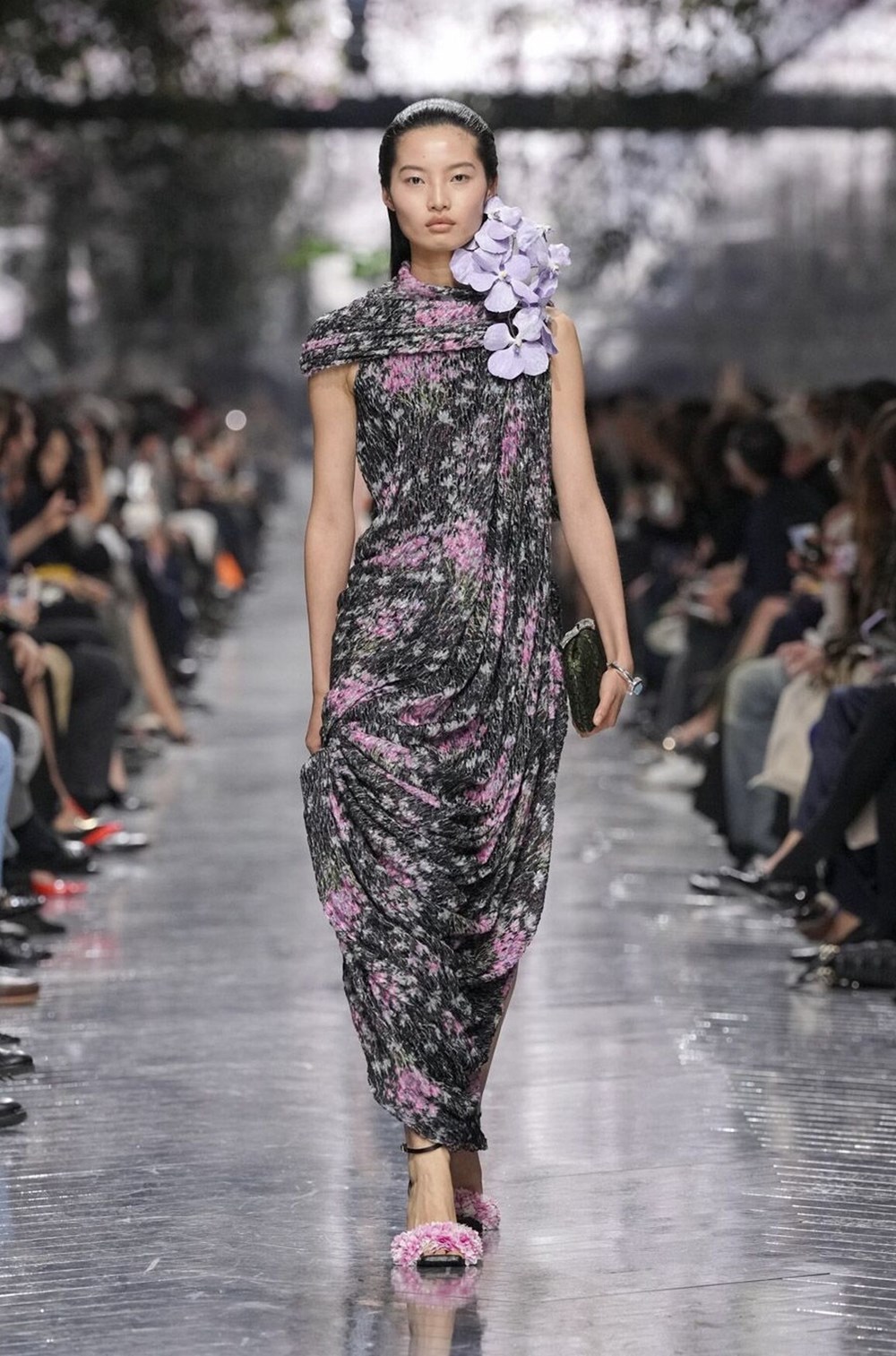 أول عرض لجوناثان أندرسون مع «ديور».. في باريس