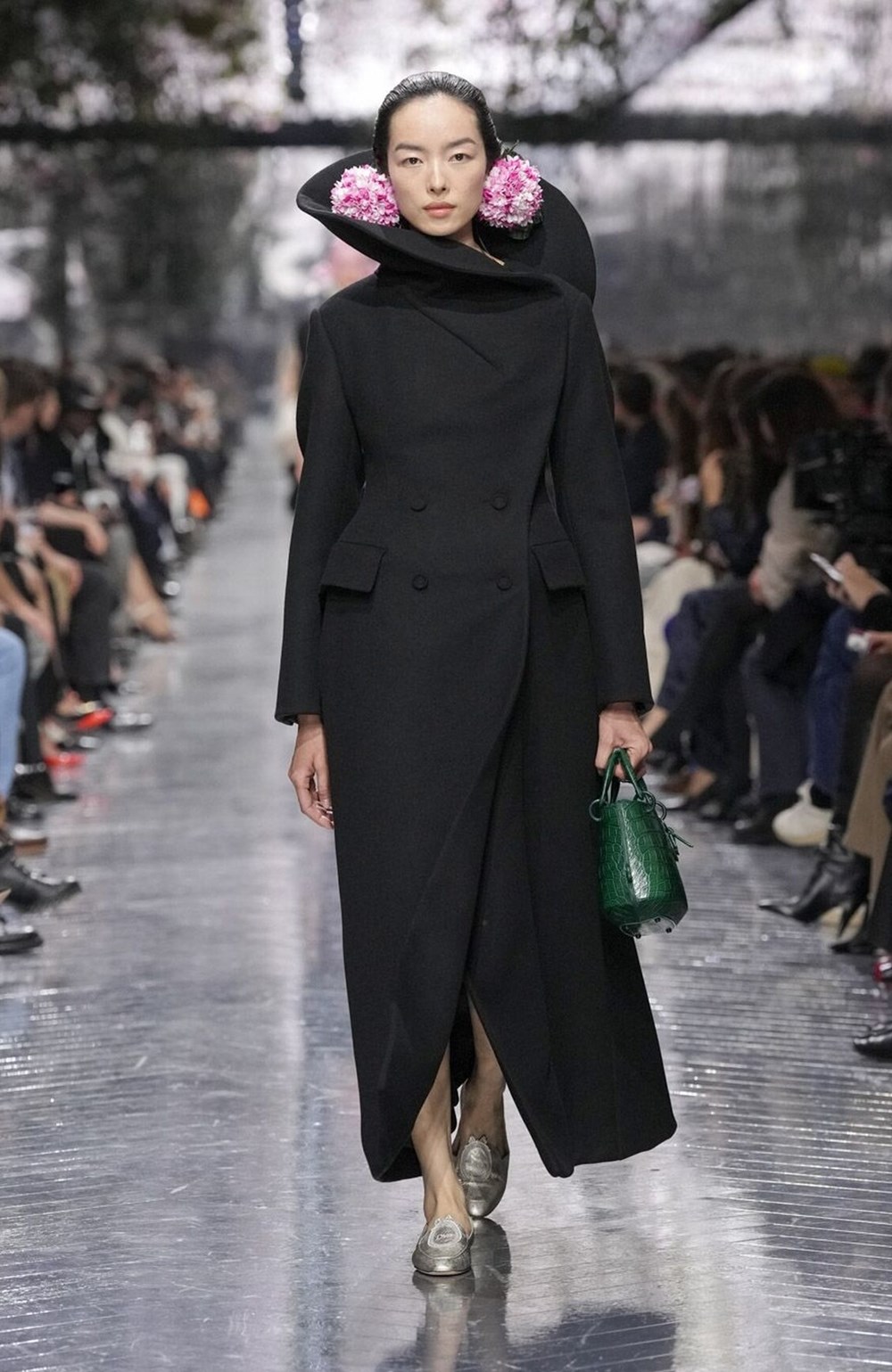 أول عرض لجوناثان أندرسون مع «ديور».. في باريس