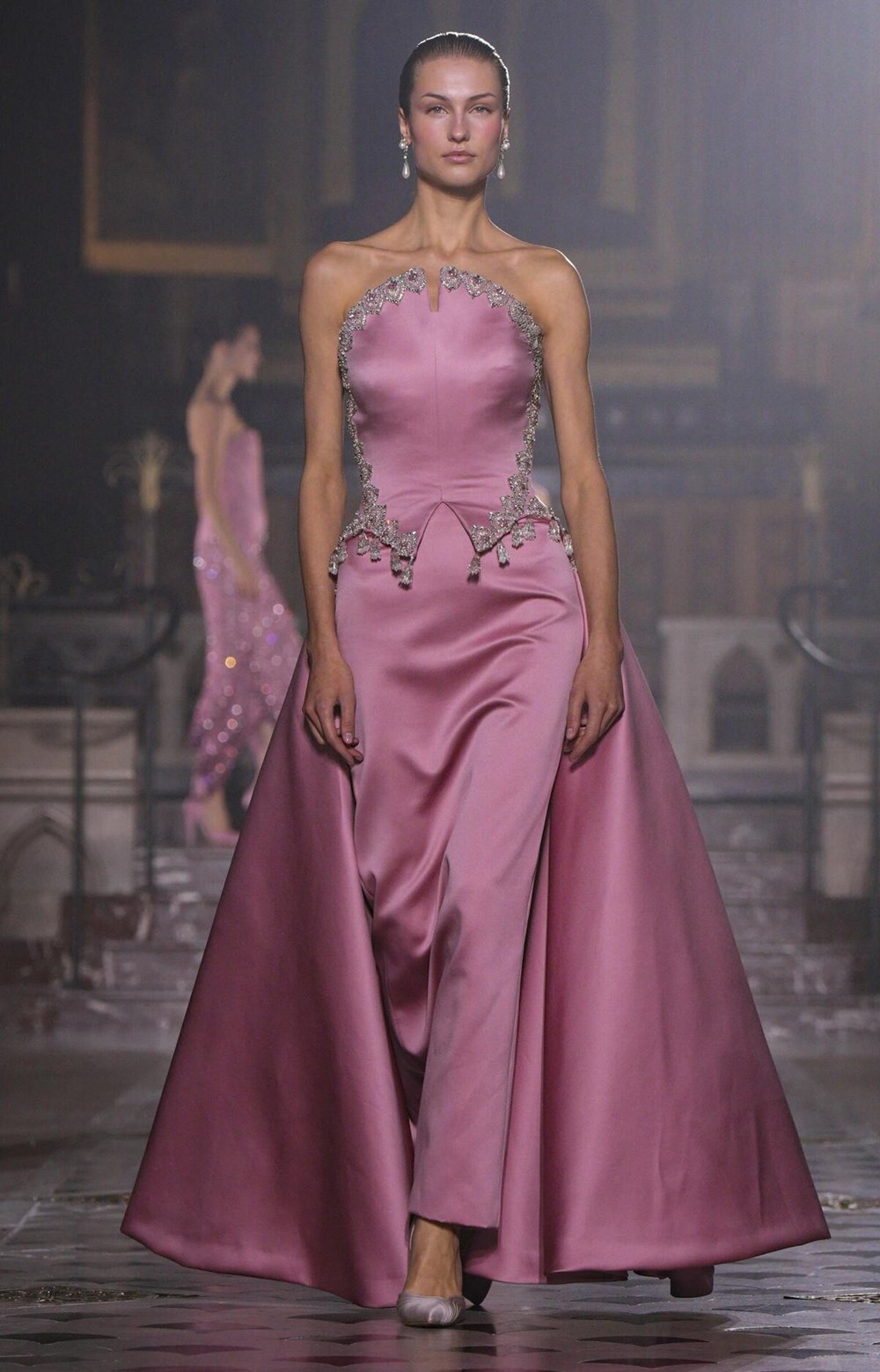 جورج حبيقة يطلق «سحر الرومانسية».. في «أسبوع باريس للهوت كوتور»