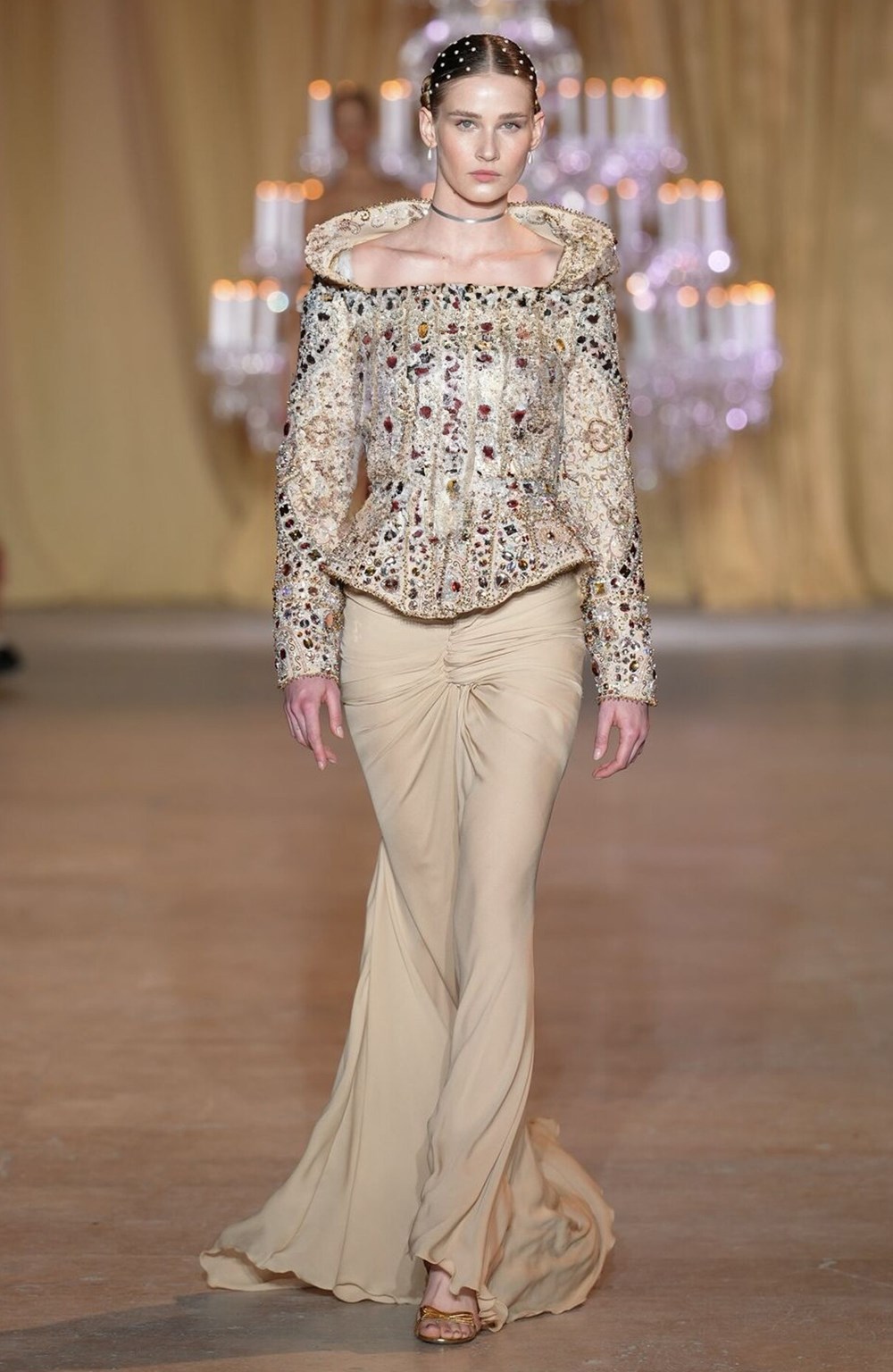 زهير مراد يُعبّر عن النور والظلام.. في مجموعة صيف 2026 بباريس