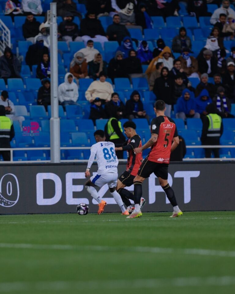الهلال والرياض يتقاسمان نقاط المباراة بهدف لكل فريق