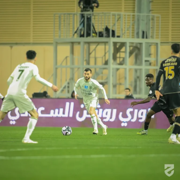 الحزم يقلب الطاولة على ضمك بفوز مثير في دوري روشن