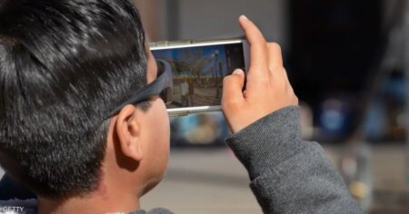 دراسة تحدد تأثير الهواتف على التحصيل الدراسي