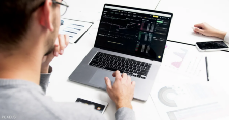 متى يصبح الامتناع عن اتخاذ قرار أفضل خيار مالي؟