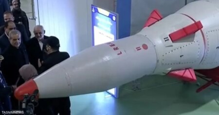 ما هي أنواع صواريخ إيران البالستية وقدراتها؟